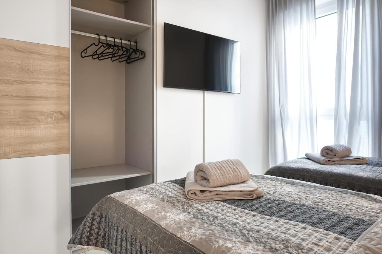 Modern Wohnen I Smart Tv I Terrasse I 2X Parkplatz I 2 Schlafzimmer I 6 Schlafplaetze Bad Oeynhausen Eksteriør bilde