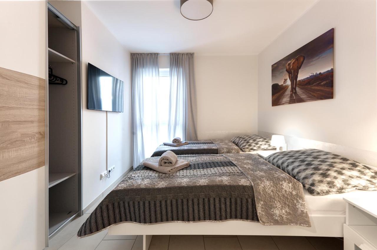 Modern Wohnen I Smart Tv I Terrasse I 2X Parkplatz I 2 Schlafzimmer I 6 Schlafplaetze Bad Oeynhausen Eksteriør bilde